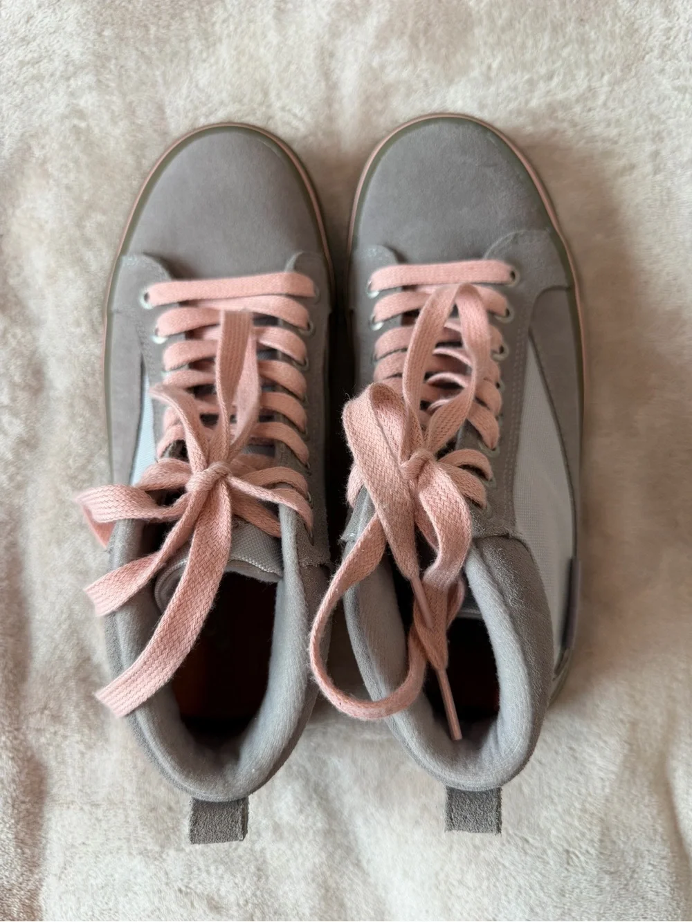 Eddie Bauer Gray Suede Lace-Up High-Top Boots with Pink Laces - Picture 5 of 6